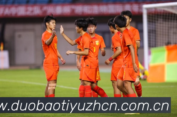 从戈麦斯的笨拙失误到基恩的胫骨挫伤看球员们如何用伤病书写球队战术观察:最新赛事动态与深度分析 从戈麦斯的笨拙失误到基恩的胫骨挫伤看球员们如何用伤病书写球队战术观察:最新赛事动态与深度分析
